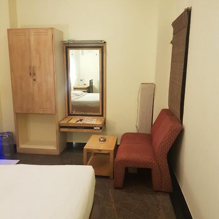 P R Pride Inn Puducherry Exterior foto